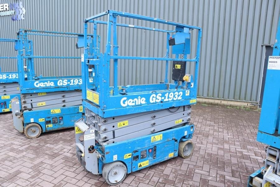 Genie GS1932 Electric, Working Height 7.8 m, 227kg Capac - Plataforma de tijeras: foto 3 Genie GS1932 Electric, Working Height 7.8 m, 227kg Capac - Plataforma de tijeras: foto 3