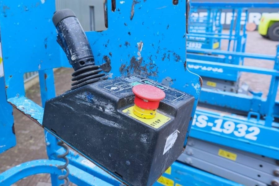 Genie GS1932 Electric, Working Height 7.8 m, 227kg Capac - Plataforma de tijeras: foto 4 Genie GS1932 Electric, Working Height 7.8 m, 227kg Capac - Plataforma de tijeras: foto 4