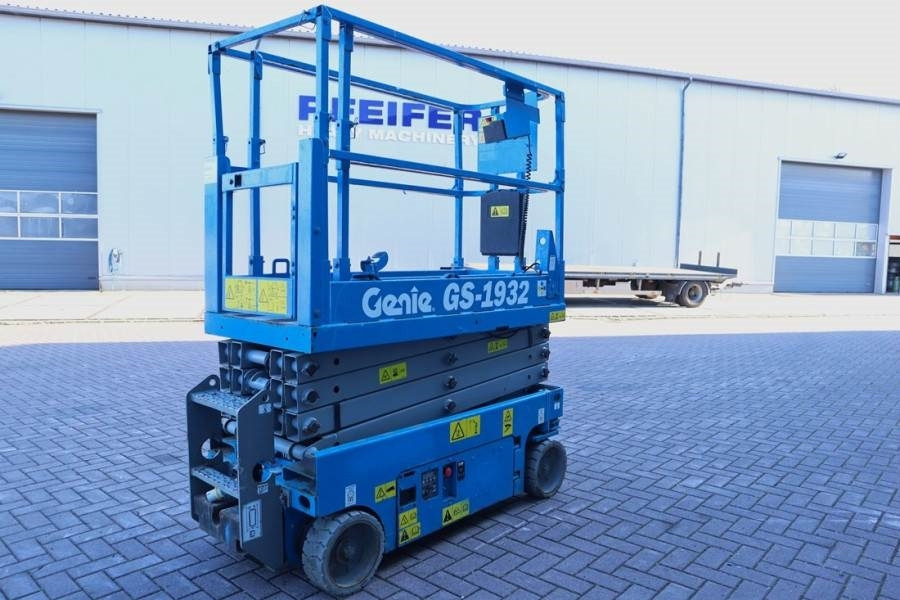 Genie GS1932 Electric, Working Height 7.8 m, 227kg Capac - Plataforma de tijeras: foto 2 Genie GS1932 Electric, Working Height 7.8 m, 227kg Capac - Plataforma de tijeras: foto 2