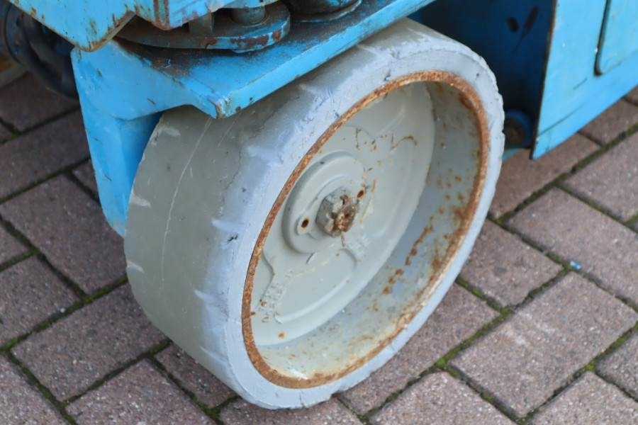 Plataforma de tijeras Genie GS2632 Electric, Working Height 10m, 227kg Capacit: foto 13