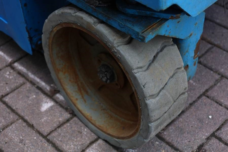 Plataforma de tijeras Genie GS3246 Electric, Working Height 11.75 m, 318kg Cap: foto 13 Plataforma de tijeras Genie GS3246 Electric, Working Height 11.75 m, 318kg Cap: foto 13