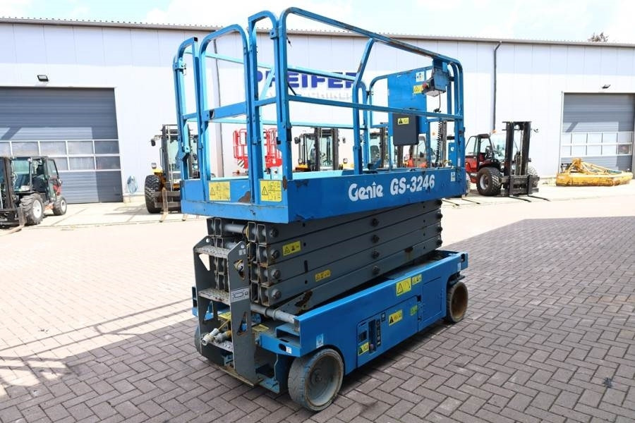 Plataforma de tijeras Genie GS3246 Electric, Working Height 11.75 m, 318kg Cap: foto 8 Plataforma de tijeras Genie GS3246 Electric, Working Height 11.75 m, 318kg Cap: foto 8
