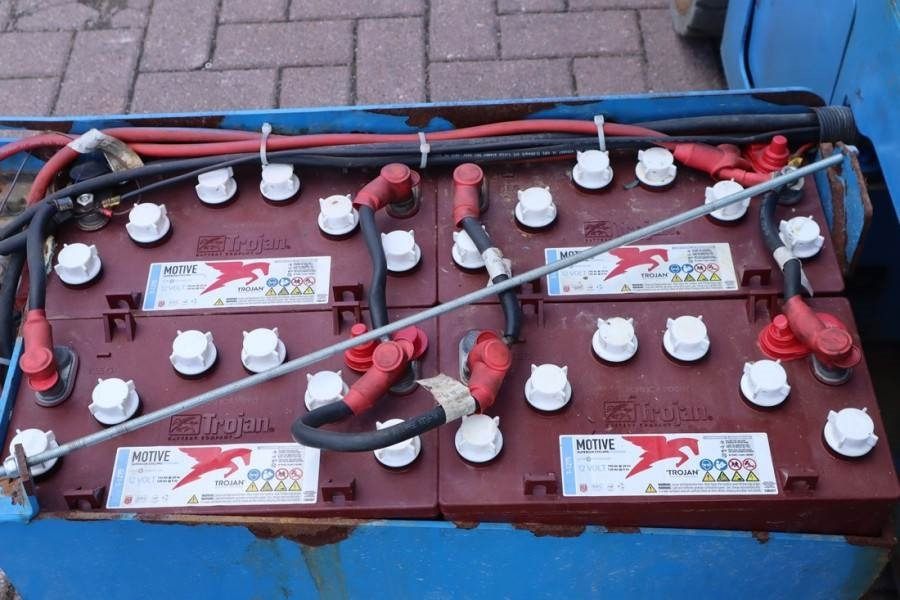 Genie GS4047 Electric, 14m Working Height, 350kg Capacit - Plataforma de tijeras: foto 4 Genie GS4047 Electric, 14m Working Height, 350kg Capacit - Plataforma de tijeras: foto 4