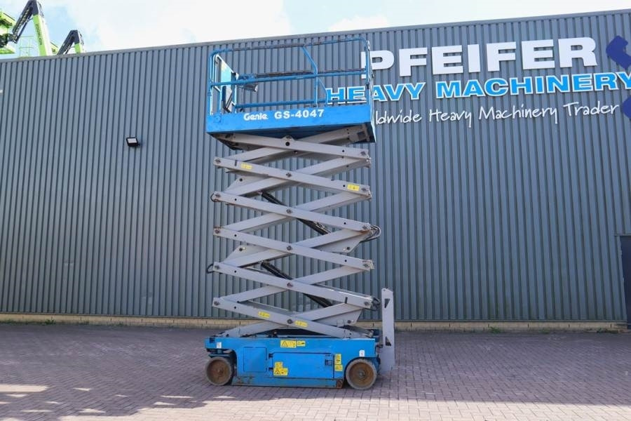 Genie GS4047 Electric, 14m Working Height, 350kg Capacit - Plataforma de tijeras: foto 3 Genie GS4047 Electric, 14m Working Height, 350kg Capacit - Plataforma de tijeras: foto 3