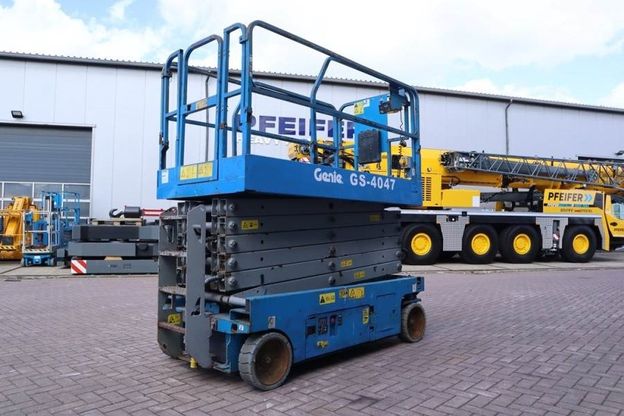Genie GS4047 Electric, 14m Working Height, 350kg Capacit - Plataforma de tijeras: foto 2 Genie GS4047 Electric, 14m Working Height, 350kg Capacit - Plataforma de tijeras: foto 2