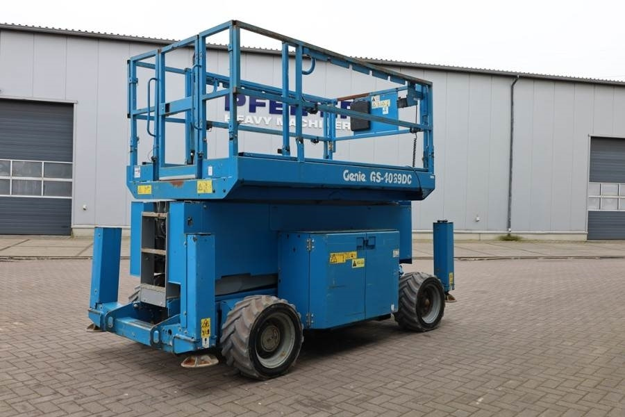 Genie GS4069 Electric, 14m Working Height, 363kg Capacit - Plataforma de tijeras: foto 2 Genie GS4069 Electric, 14m Working Height, 363kg Capacit - Plataforma de tijeras: foto 2