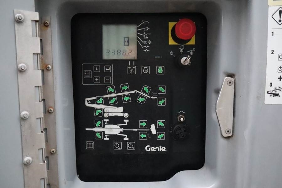 Genie ZX135/70 Diesel, 4x4x4 Drive, 43m Lifting Height, - Plataforma articulada: foto 4 Genie ZX135/70 Diesel, 4x4x4 Drive, 43m Lifting Height, - Plataforma articulada: foto 4