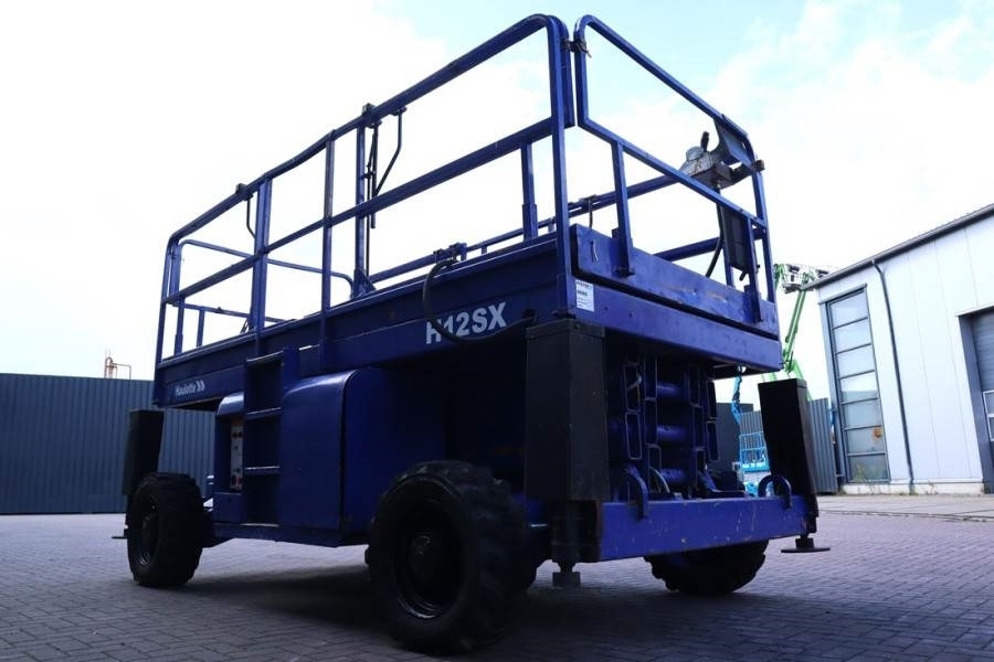 Haulotte H12SX Diesel, 4x4 Drive, 12m Working Height, 700kg - Plataforma de tijeras: foto 3 Haulotte H12SX Diesel, 4x4 Drive, 12m Working Height, 700kg - Plataforma de tijeras: foto 3