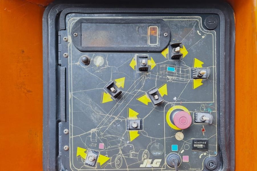 JLG 1350SJP Diesel, 4x4x4 Drive 43.3m Working Height, - Plataforma articulada: foto 4 JLG 1350SJP Diesel, 4x4x4 Drive 43.3m Working Height, - Plataforma articulada: foto 4