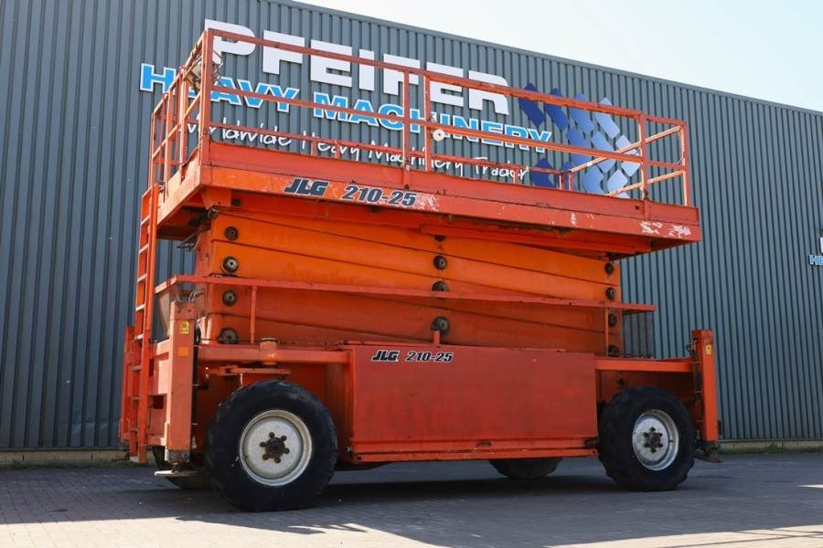 JLG 210-25 Diesel, 4x4 Drive, 23m Working Height, 1000 - Plataforma de tijeras: foto 1 JLG 210-25 Diesel, 4x4 Drive, 23m Working Height, 1000 - Plataforma de tijeras: foto 1