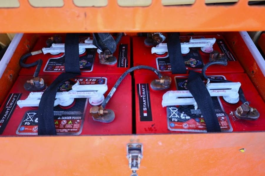 Plataforma de tijeras JLG M4069 Hybrid, 14.2m Working Height, 360kg Capacity: foto 12 Plataforma de tijeras JLG M4069 Hybrid, 14.2m Working Height, 360kg Capacity: foto 12