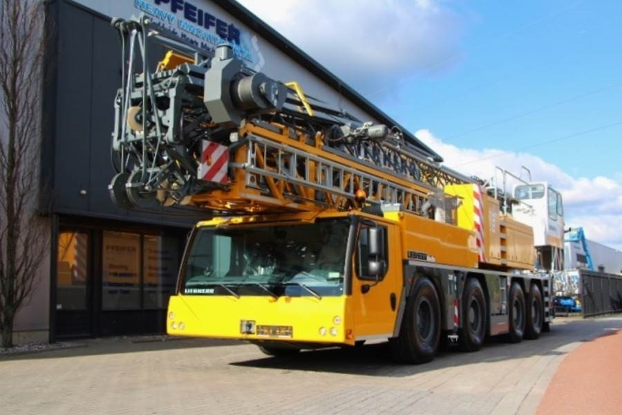 Liebherr MK88 Plus Valid Inspection, 45 m Flight, 8t Cap, P - Grúa torre: foto 1 Liebherr MK88 Plus Valid Inspection, 45 m Flight, 8t Cap, P - Grúa torre: foto 1