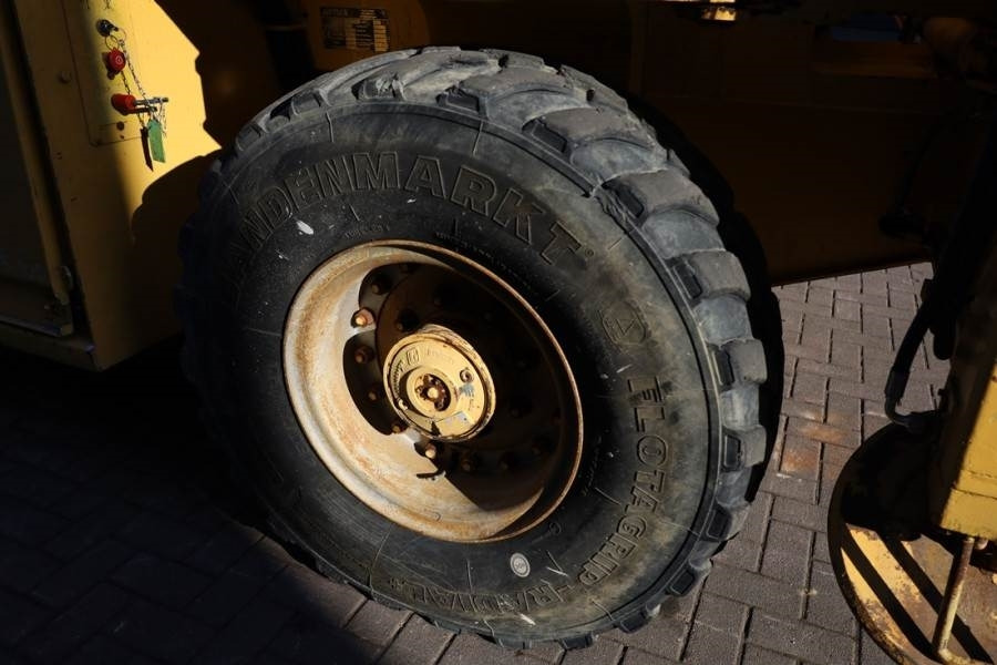 Plataforma de tijeras Liftlux SL260-25D4WD Diesel, 4x4 Drive, 9.80m Hydraulic De: foto 13