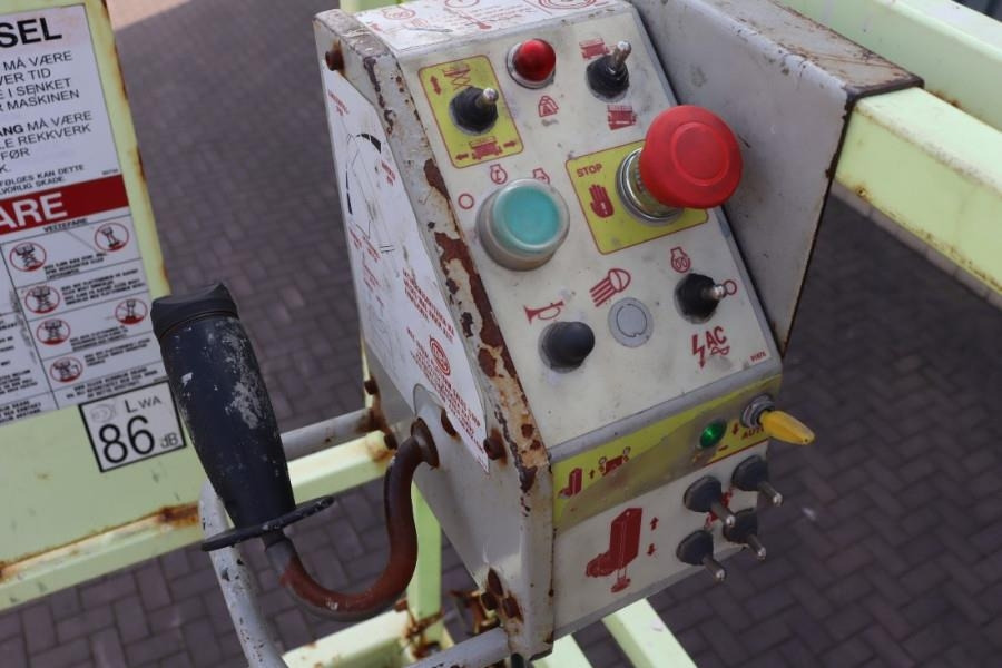 Plataforma de tijeras MEC 3392RT-T Diesel, 4x4 Drive, 12m Working Height, 12: foto 5 Plataforma de tijeras MEC 3392RT-T Diesel, 4x4 Drive, 12m Working Height, 12: foto 5