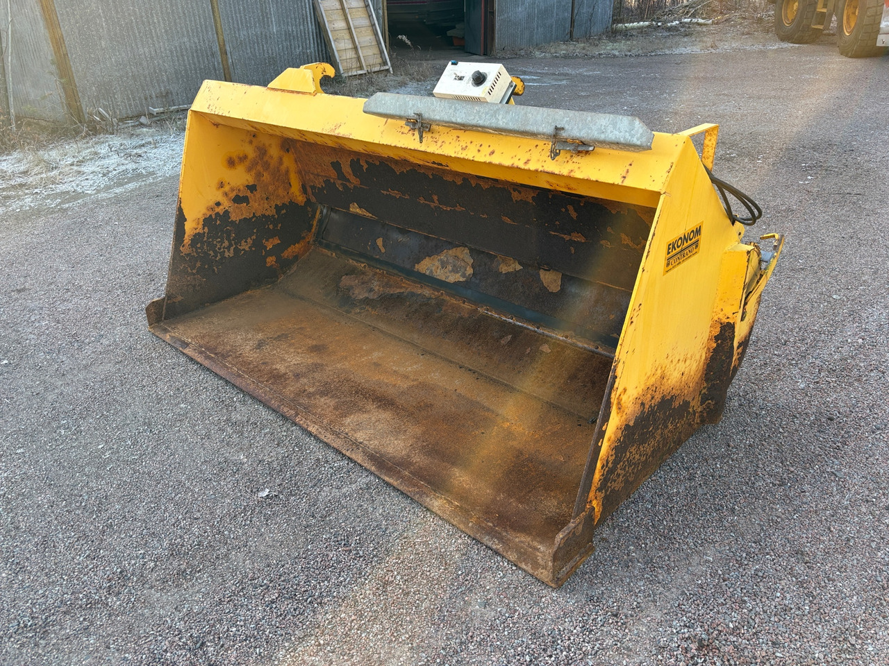 Contrano BM - Esparcidor de sal: foto 1 Contrano BM - Esparcidor de sal: foto 1