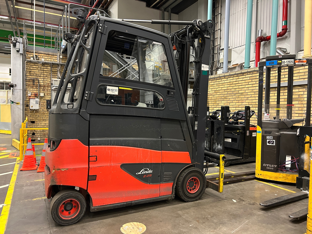 Linde E25HL-01/600 - Equipo de manutención: foto 1 Linde E25HL-01/600 - Equipo de manutención: foto 1