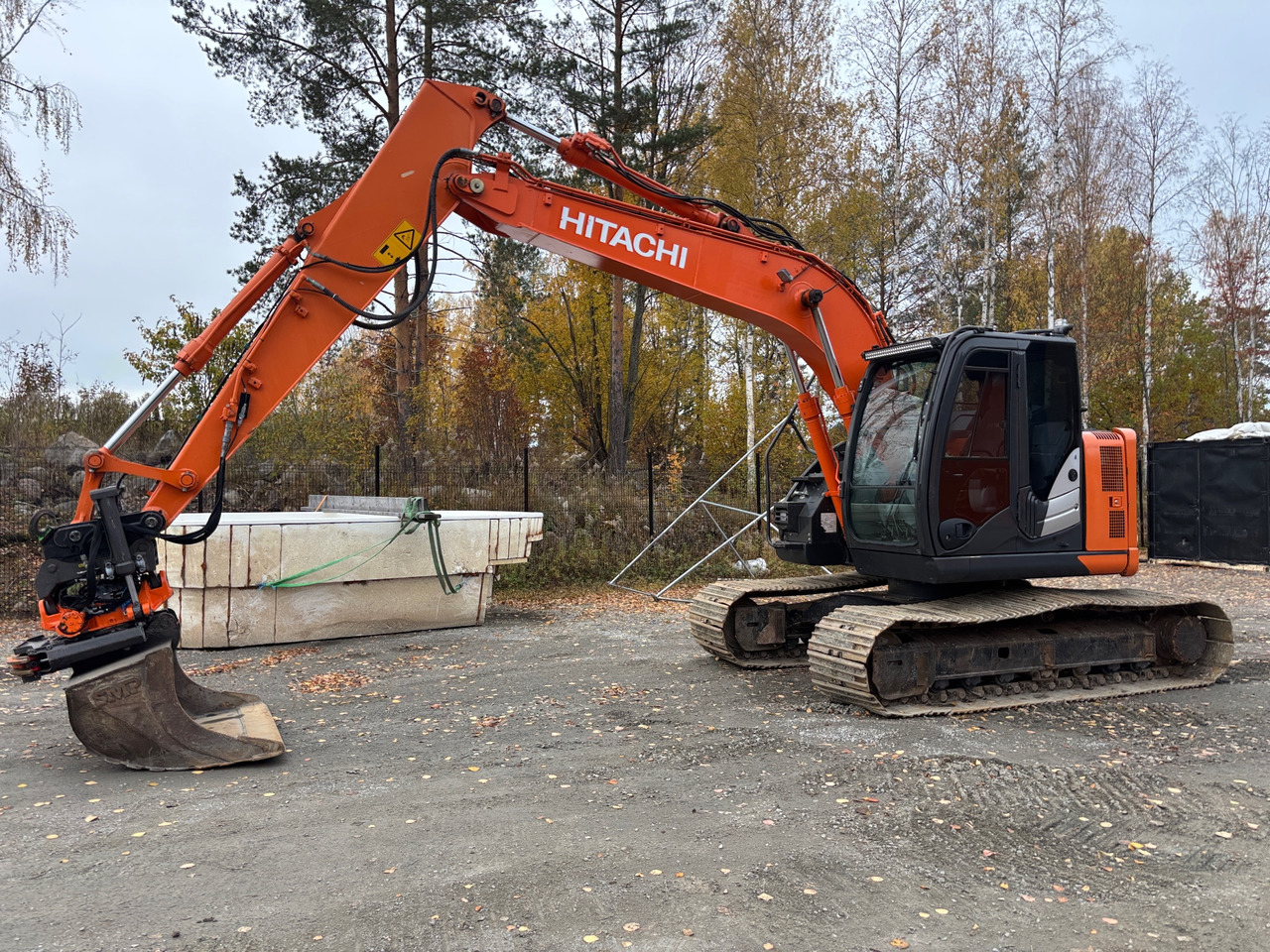 Hitachi ZX 135US-6 - Excavadora: foto 1 Hitachi ZX 135US-6 - Excavadora: foto 1