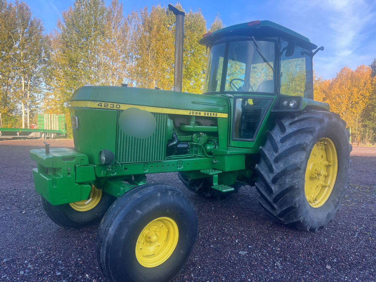 John Deere 4230 - Tractor: foto 1 John Deere 4230 - Tractor: foto 1