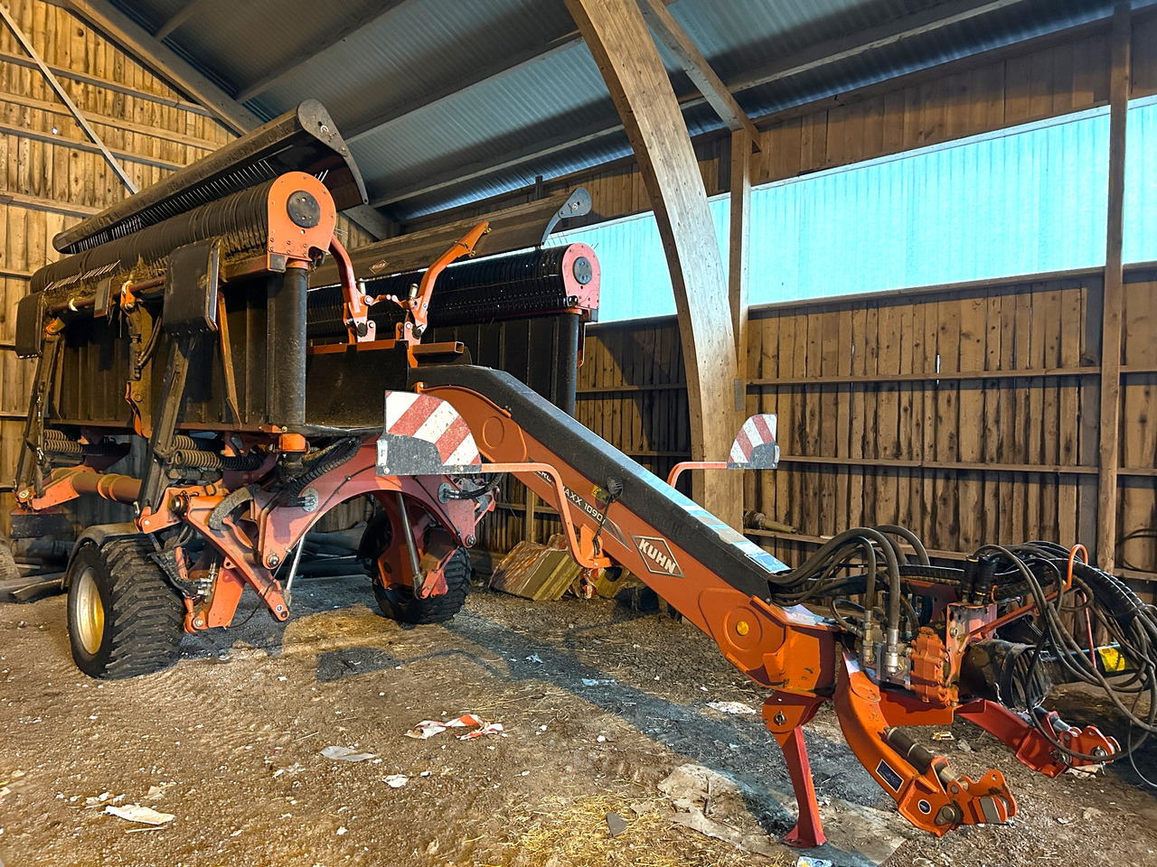 Kuhn Merge Maxx 1090 - Henificadora: foto 1 Kuhn Merge Maxx 1090 - Henificadora: foto 1