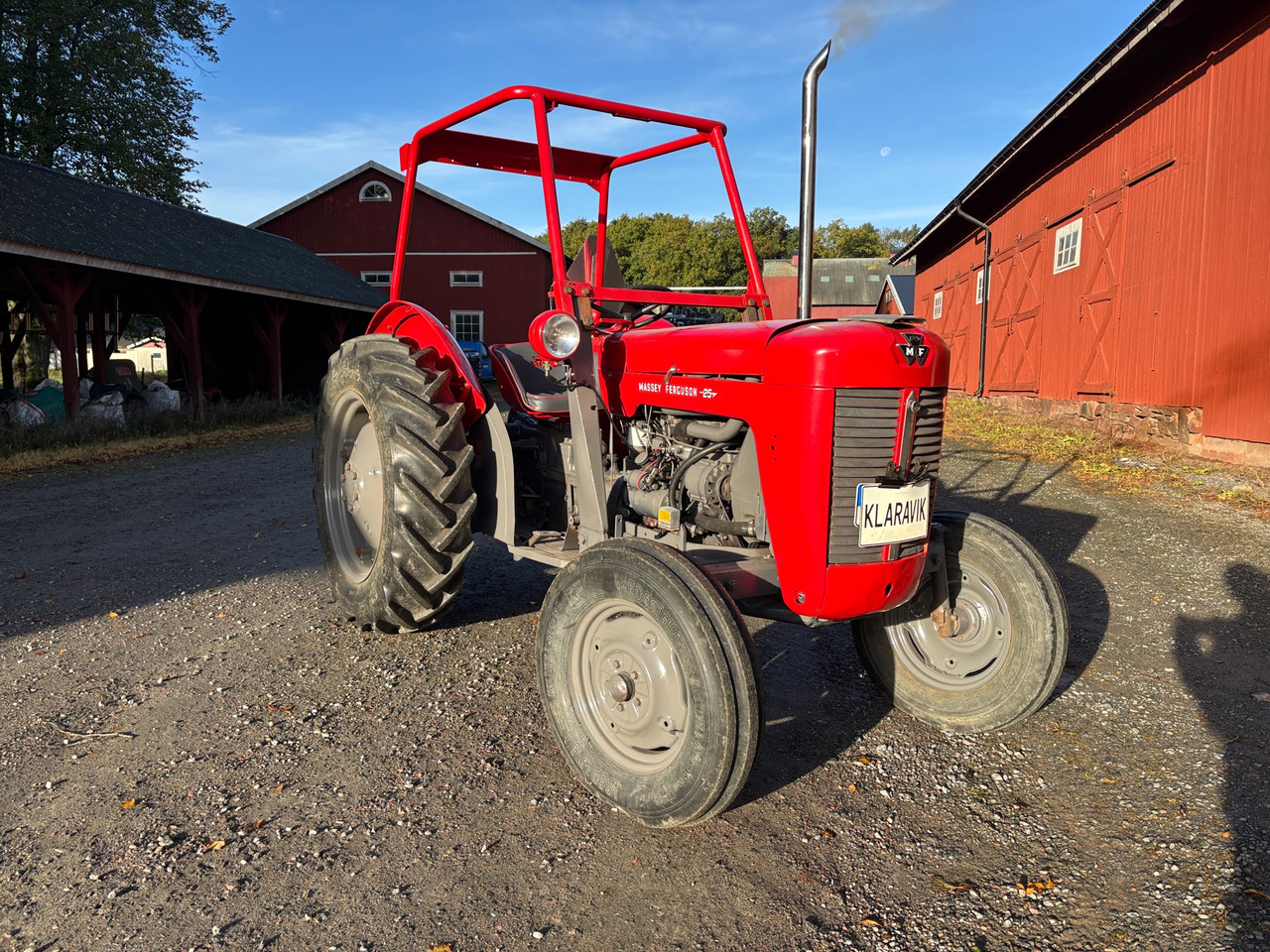 Massey Ferguson 25 - Tractor: foto 1 Massey Ferguson 25 - Tractor: foto 1