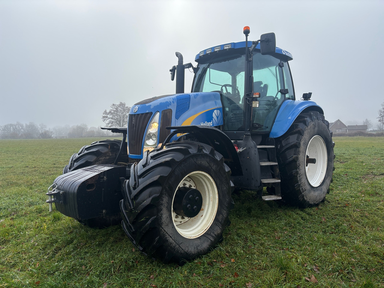 New Holland TG285 - Tractor: foto 1 New Holland TG285 - Tractor: foto 1
