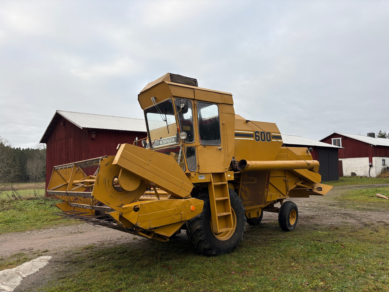 Sampo Rosenlew 600 - Cosechadora de granos: foto 1 Sampo Rosenlew 600 - Cosechadora de granos: foto 1