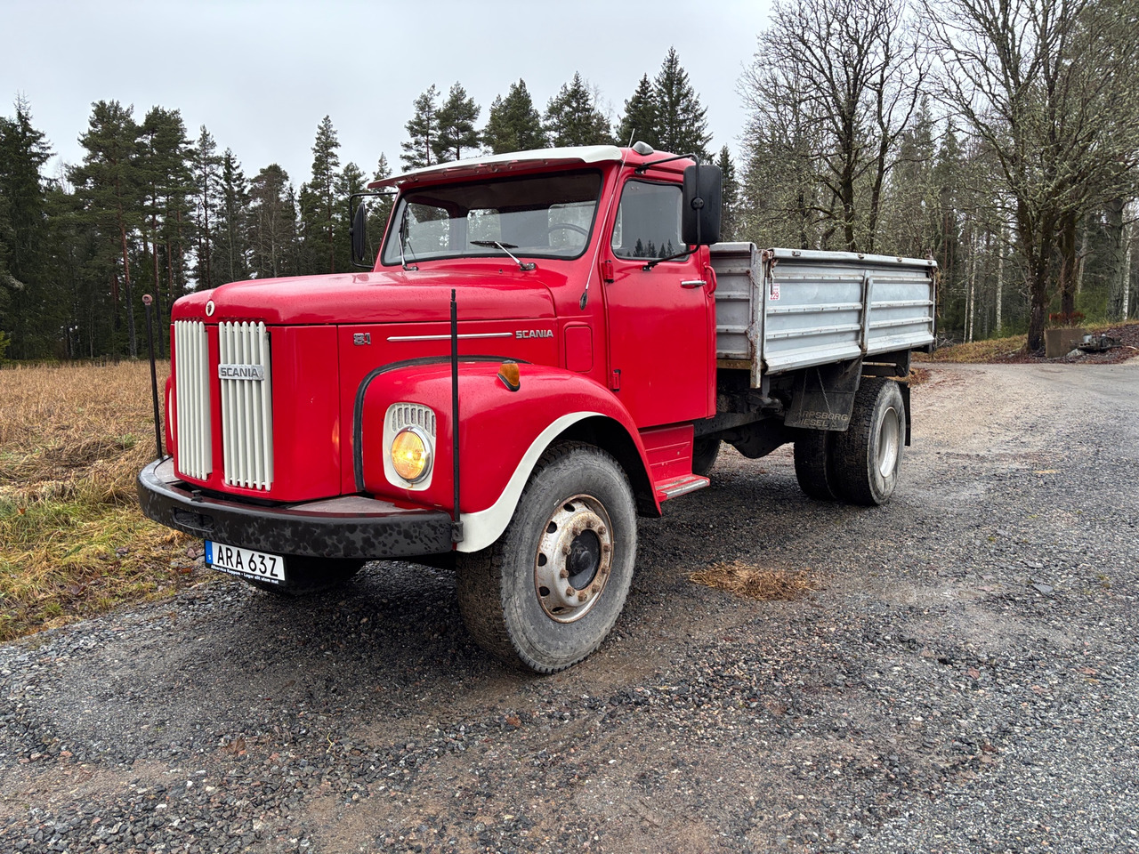 Scania 81 - Camión caja abierta: foto 1 Scania 81 - Camión caja abierta: foto 1