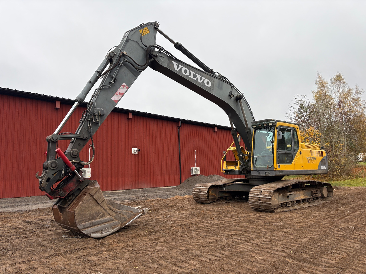Volvo EC 240BLC - Excavadora: foto 1 Volvo EC 240BLC - Excavadora: foto 1