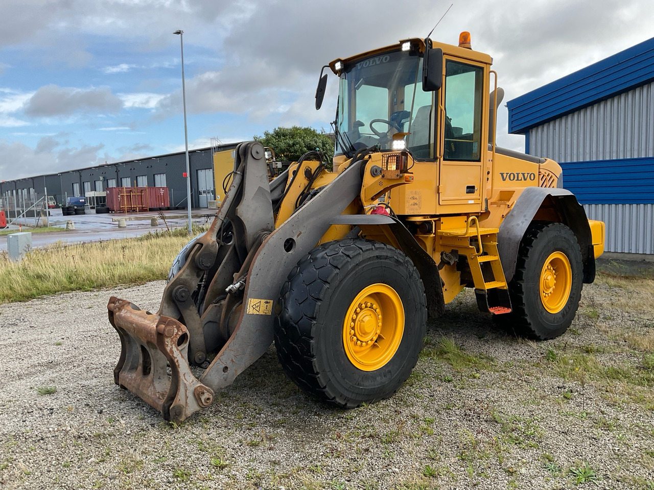 Volvo L90E - Cargadora de ruedas: foto 1 Volvo L90E - Cargadora de ruedas: foto 1