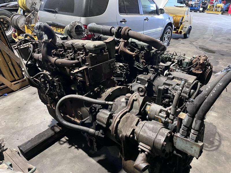 Volvo D100 met scheepskoppeling - Motor: foto 3 Volvo D100 met scheepskoppeling - Motor: foto 3