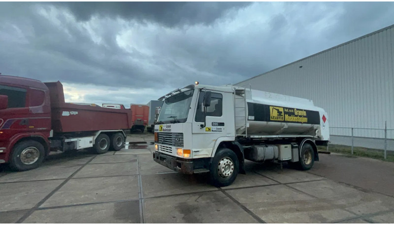 Volvo FL 7 Volvo FL7 285 Fuel tanker 4x2 - Camión cisterna: foto 2 Volvo FL 7 Volvo FL7 285 Fuel tanker 4x2 - Camión cisterna: foto 2