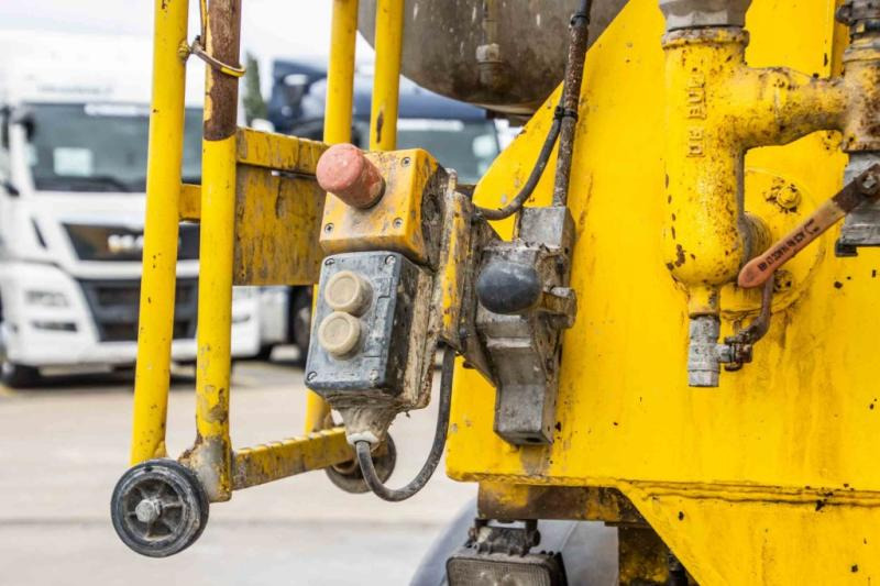 DE BUF BETON MIXER/MALAXEUR/MISCHER 10M3 - Semirremolque hormigonera: foto 5 DE BUF BETON MIXER/MALAXEUR/MISCHER 10M3 - Semirremolque hormigonera: foto 5