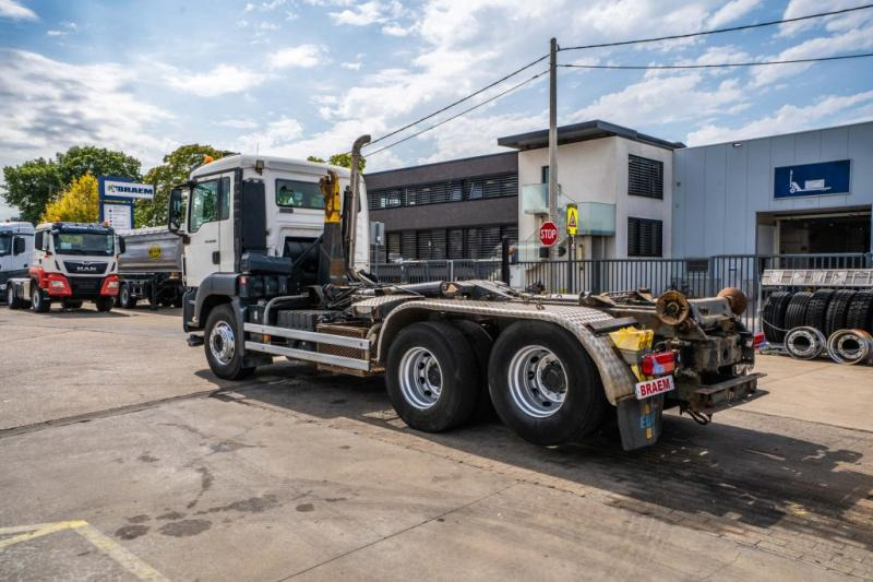 MAN TGS 28.360 BL+INTARDER+10 Pneus/tires - Camión multibasculante: foto 5 MAN TGS 28.360 BL+INTARDER+10 Pneus/tires - Camión multibasculante: foto 5