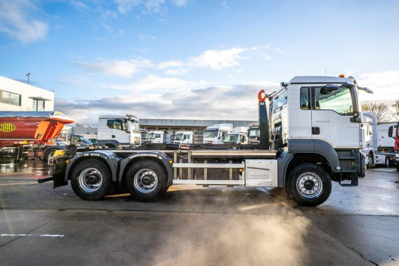 MAN TGS 33.470 BL - 64 456 KM - Camión multibasculante: foto 3 MAN TGS 33.470 BL - 64 456 KM - Camión multibasculante: foto 3