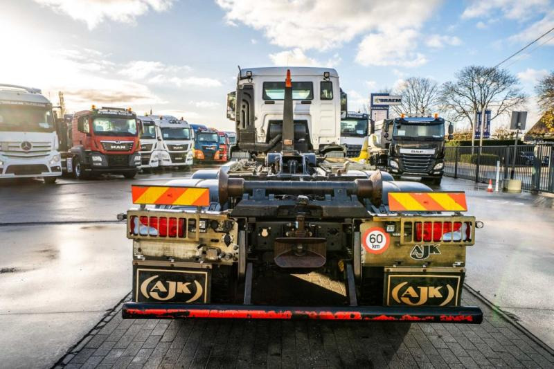 MAN TGS 33.470 BL - 64 456 KM - Camión multibasculante: foto 5 MAN TGS 33.470 BL - 64 456 KM - Camión multibasculante: foto 5