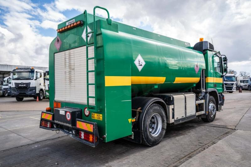 Mercedes ACTROS 1832 +12.000 L/3 comp. - Camión cisterna: foto 4 Mercedes ACTROS 1832 +12.000 L/3 comp. - Camión cisterna: foto 4