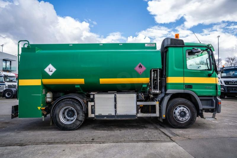 Mercedes ACTROS 1832 +12.000 L/3 comp. - Camión cisterna: foto 3 Mercedes ACTROS 1832 +12.000 L/3 comp. - Camión cisterna: foto 3