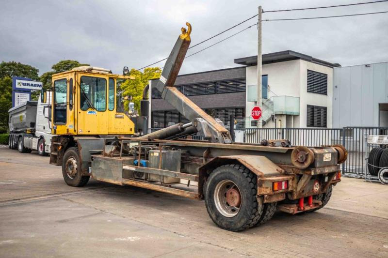 Mol MOL-CT 200 - 8248 H - Camión multibasculante: foto 4 Mol MOL-CT 200 - 8248 H - Camión multibasculante: foto 4