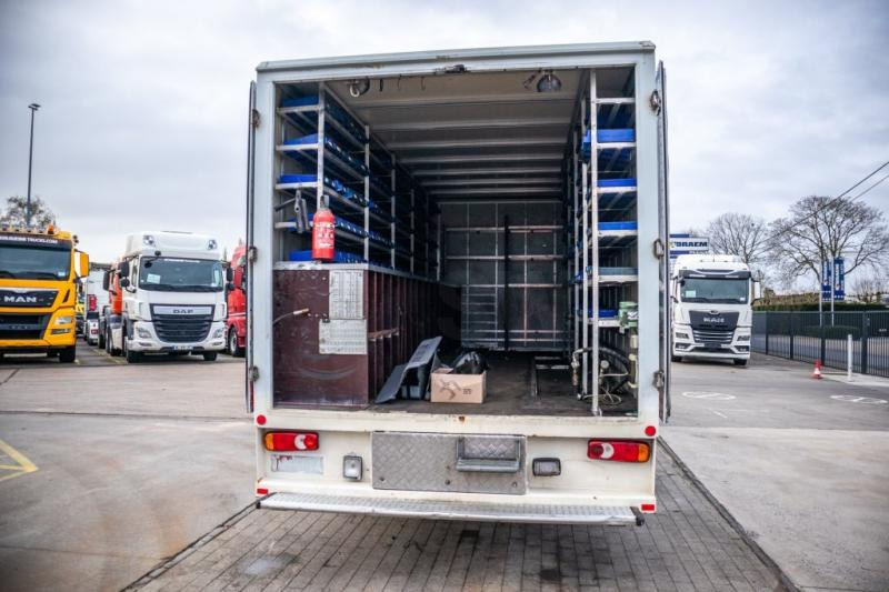 Renault MIDLUM 180 DCI (8.5t) - Camión caja cerrada: foto 5 Renault MIDLUM 180 DCI (8.5t) - Camión caja cerrada: foto 5