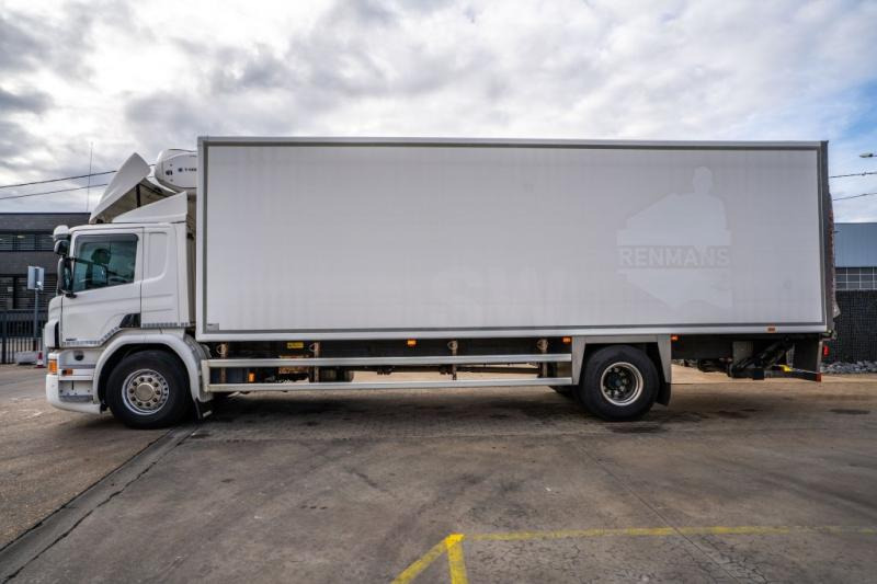 Scania P320 - THERMOKING T-1000R - Camión frigorífico: foto 4 Scania P320 - THERMOKING T-1000R - Camión frigorífico: foto 4