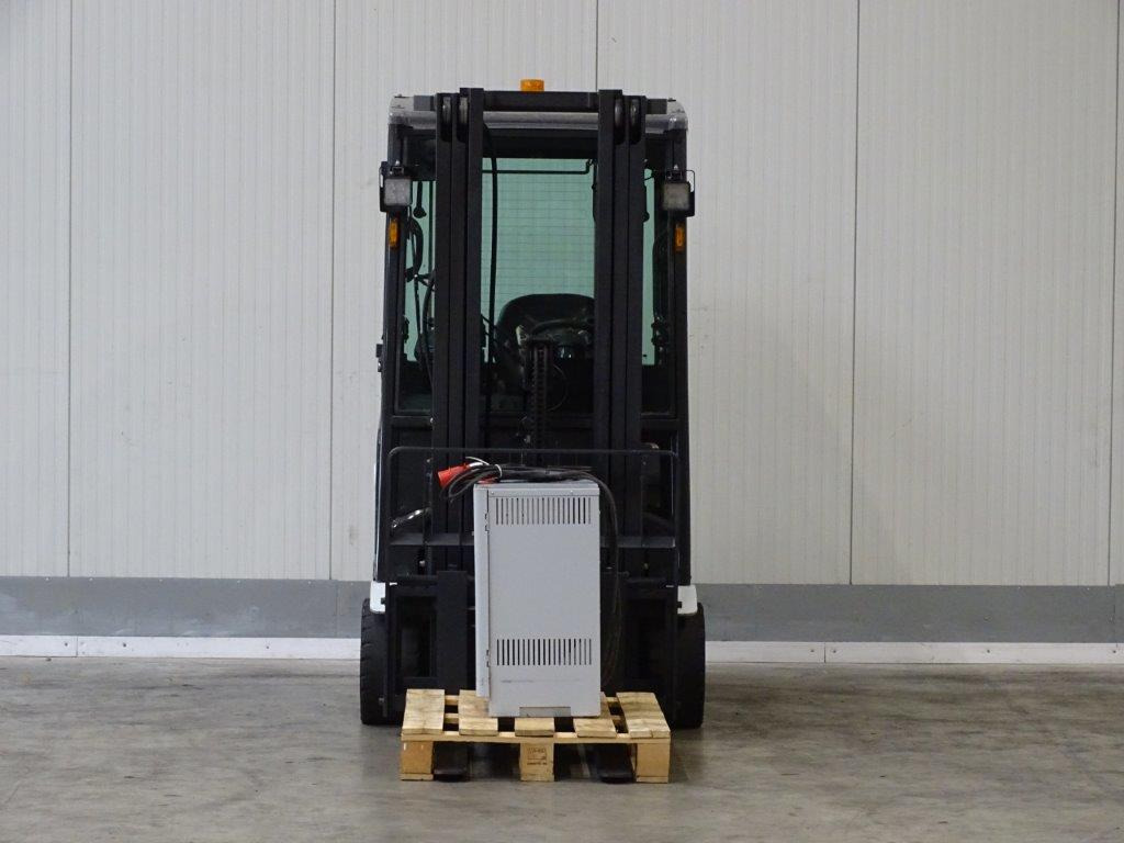 UniCarriers AS2N1L15Q - TRIPLEX - Carretilla elevadora eléctrica: foto 4 UniCarriers AS2N1L15Q - TRIPLEX - Carretilla elevadora eléctrica: foto 4