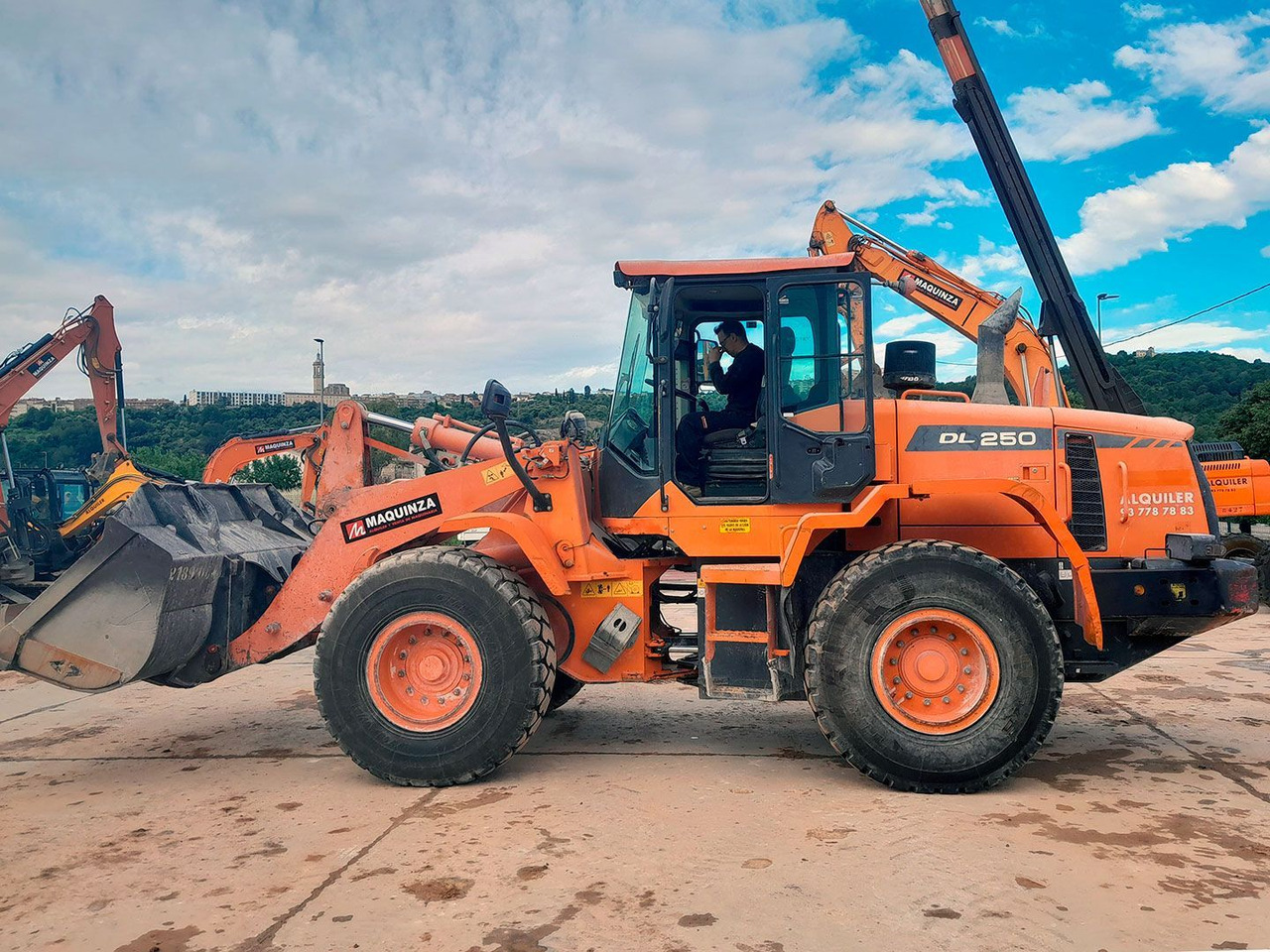 DOOSAN DL250-3 - Cargadora de ruedas: foto 1 DOOSAN DL250-3 - Cargadora de ruedas: foto 1