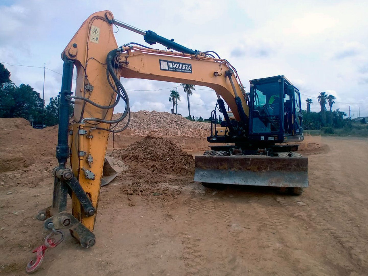 HYUNDAI HW180 - Excavadora de ruedas: foto 1 HYUNDAI HW180 - Excavadora de ruedas: foto 1