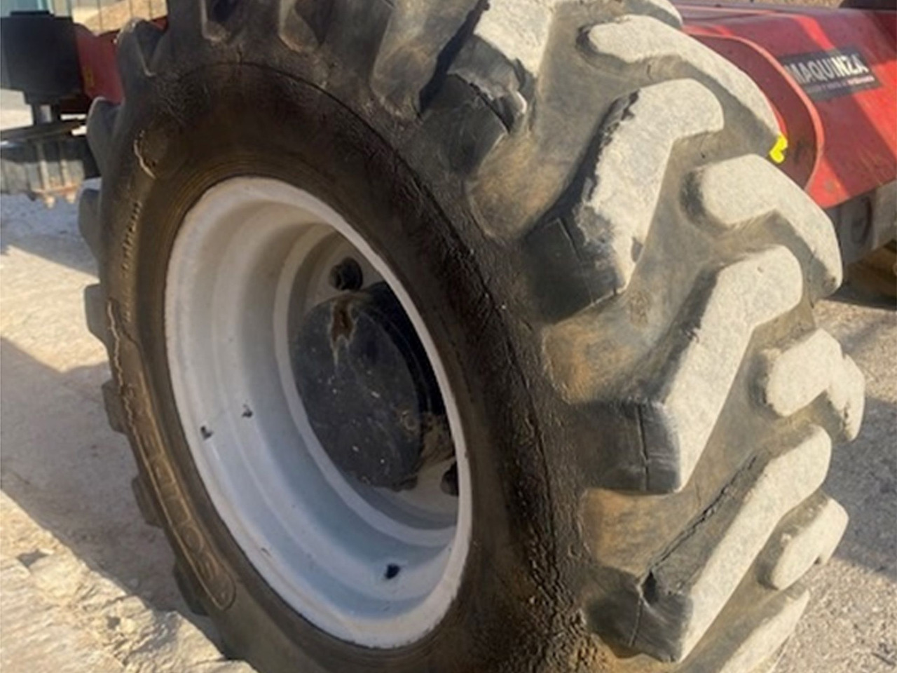 Arrendamiento de MANITOU 160ATJ EJE OSCILANTE MANITOU 160ATJ EJE OSCILANTE: foto 11 Arrendamiento de MANITOU 160ATJ EJE OSCILANTE MANITOU 160ATJ EJE OSCILANTE: foto 11