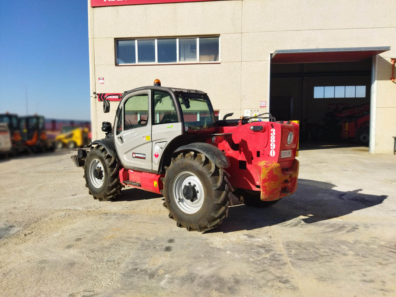 MANITOU MT1335 EASY 75D - Manipulador telescópico: foto 3 MANITOU MT1335 EASY 75D - Manipulador telescópico: foto 3