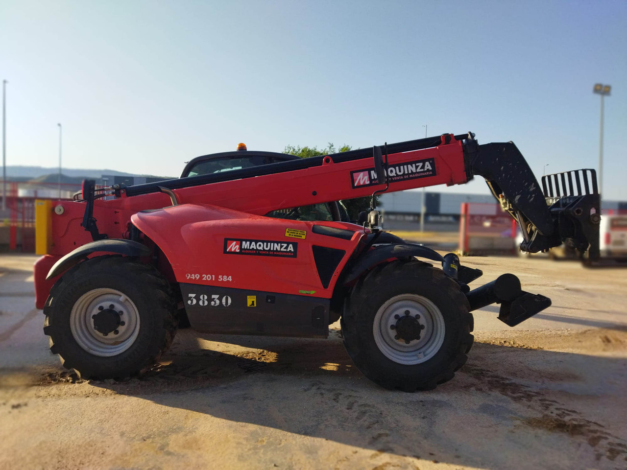 MANITOU MT1335 EASY - Manipulador telescópico: foto 2 MANITOU MT1335 EASY - Manipulador telescópico: foto 2