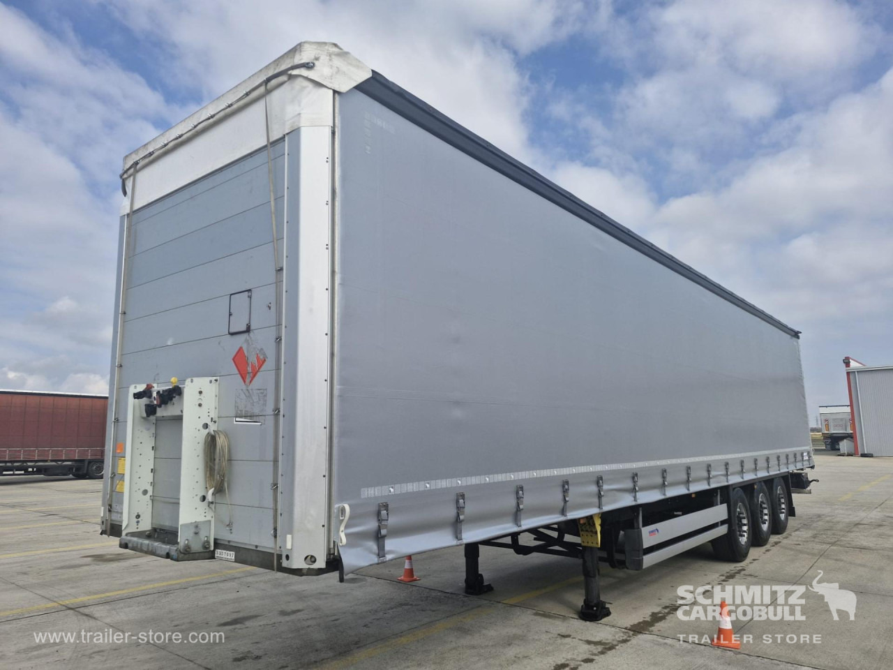 SCHMITZ Curtainsider Standard - Semirremolque lona: foto 1 SCHMITZ Curtainsider Standard - Semirremolque lona: foto 1