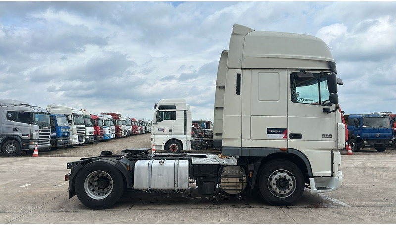 DAF 105 XF 460 (BOITE MANUELLE / MANUAL GEARBOX / CLEAN CONDITION / PROPRE) - Cabeza tractora: foto 4 DAF 105 XF 460 (BOITE MANUELLE / MANUAL GEARBOX / CLEAN CONDITION / PROPRE) - Cabeza tractora: foto 4