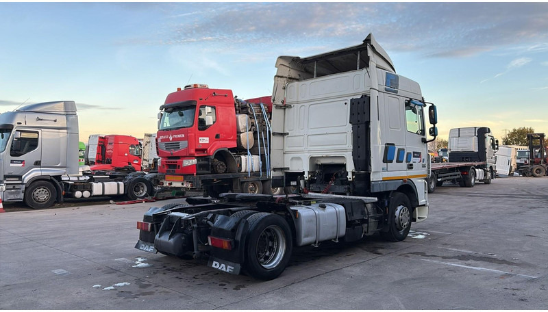 DAF XF 105.460 (BOITE MANUELLE / MANUAL GEARBOX) - Cabeza tractora: foto 4 DAF XF 105.460 (BOITE MANUELLE / MANUAL GEARBOX) - Cabeza tractora: foto 4