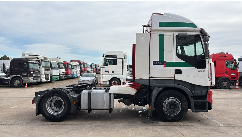 Iveco Stralis 430 (BOITE MANUELLE / MANUAL GEARBOX) - Cabeza tractora: foto 4 Iveco Stralis 430 (BOITE MANUELLE / MANUAL GEARBOX) - Cabeza tractora: foto 4